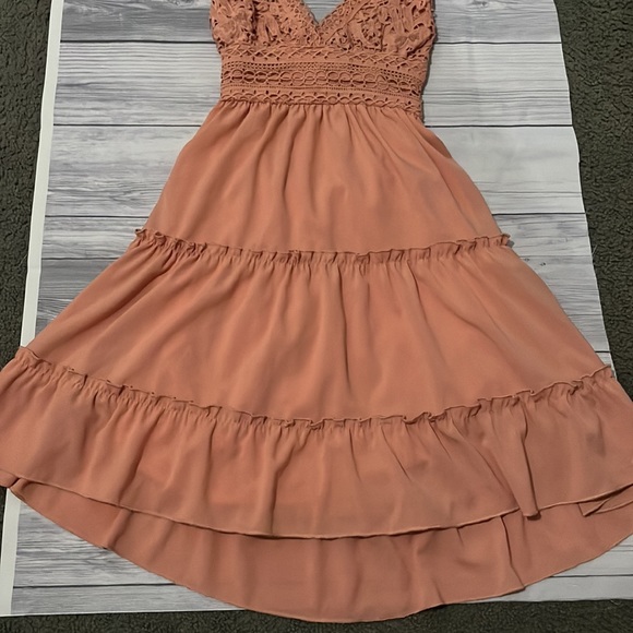 Pink open back summer dress - Picture 2 of 3